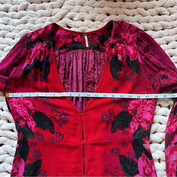 Free People Floral Deep V-Neck Long Sleeve Blouse  Size M Red/Pink Velvet Mix - Picture 11 of 14